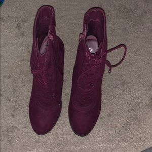 Maroon booties